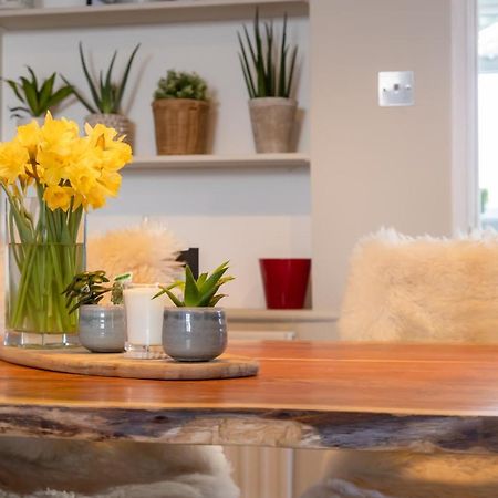 Hereford City - St Owens Terrace - Comfortable & Spacious Well Presented Three Storey House, Perfect For A Weekend Away & Exploring The City On Foot - Hosted By Rentmyhouse 外观 照片