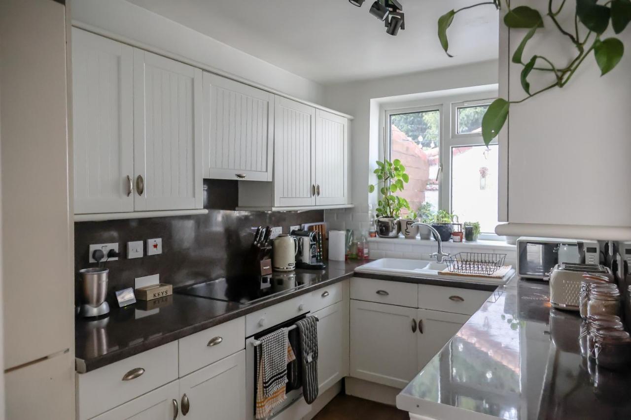 Hereford City - St Owens Terrace - Comfortable & Spacious Well Presented Three Storey House, Perfect For A Weekend Away & Exploring The City On Foot - Hosted By Rentmyhouse 外观 照片