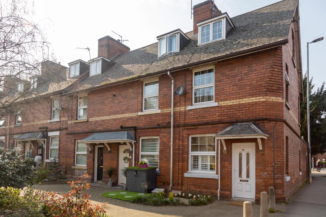 Hereford City - St Owens Terrace - Comfortable & Spacious Well Presented Three Storey House, Perfect For A Weekend Away & Exploring The City On Foot - Hosted By Rentmyhouse 外观 照片