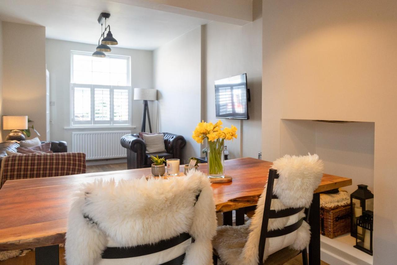 Hereford City - St Owens Terrace - Comfortable & Spacious Well Presented Three Storey House, Perfect For A Weekend Away & Exploring The City On Foot - Hosted By Rentmyhouse 外观 照片