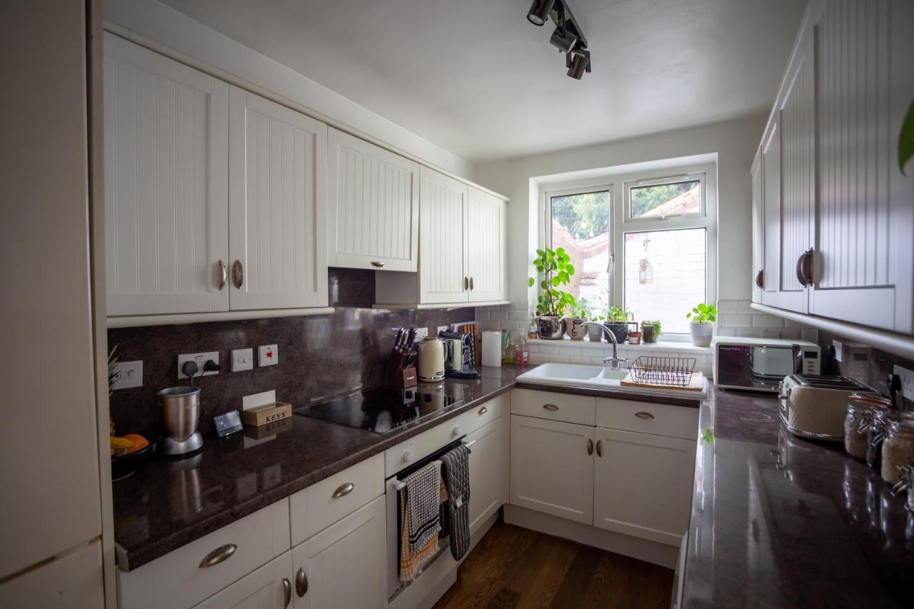 Hereford City - St Owens Terrace - Comfortable & Spacious Well Presented Three Storey House, Perfect For A Weekend Away & Exploring The City On Foot - Hosted By Rentmyhouse 外观 照片