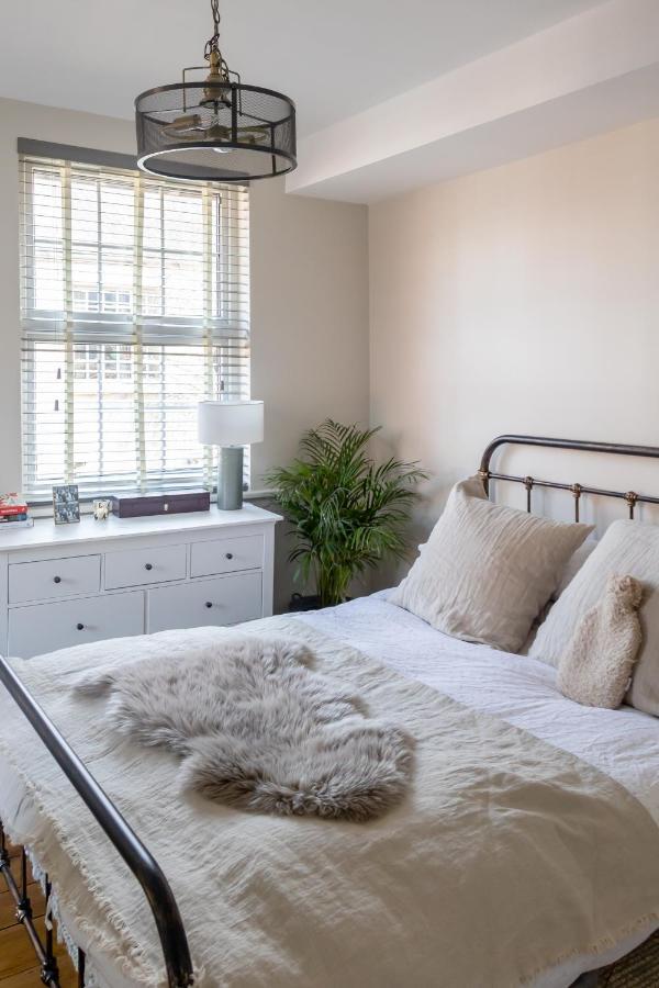 Hereford City - St Owens Terrace - Comfortable & Spacious Well Presented Three Storey House, Perfect For A Weekend Away & Exploring The City On Foot - Hosted By Rentmyhouse 外观 照片
