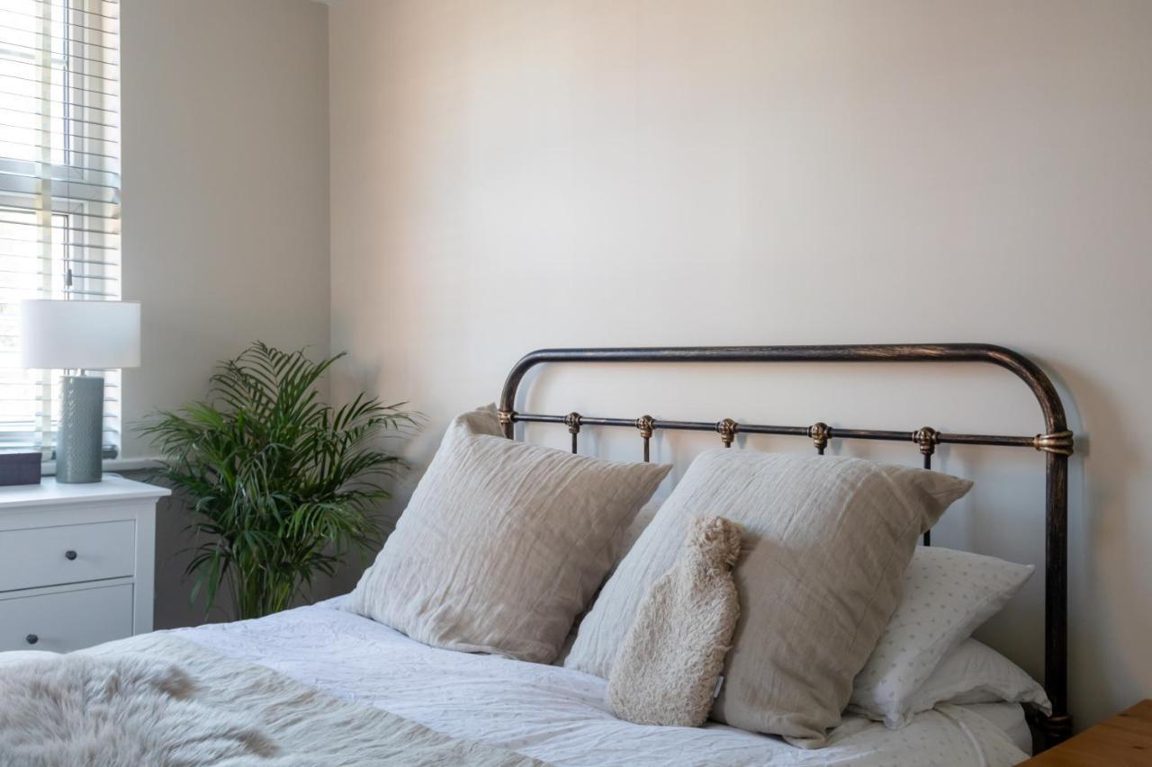Hereford City - St Owens Terrace - Comfortable & Spacious Well Presented Three Storey House, Perfect For A Weekend Away & Exploring The City On Foot - Hosted By Rentmyhouse 外观 照片